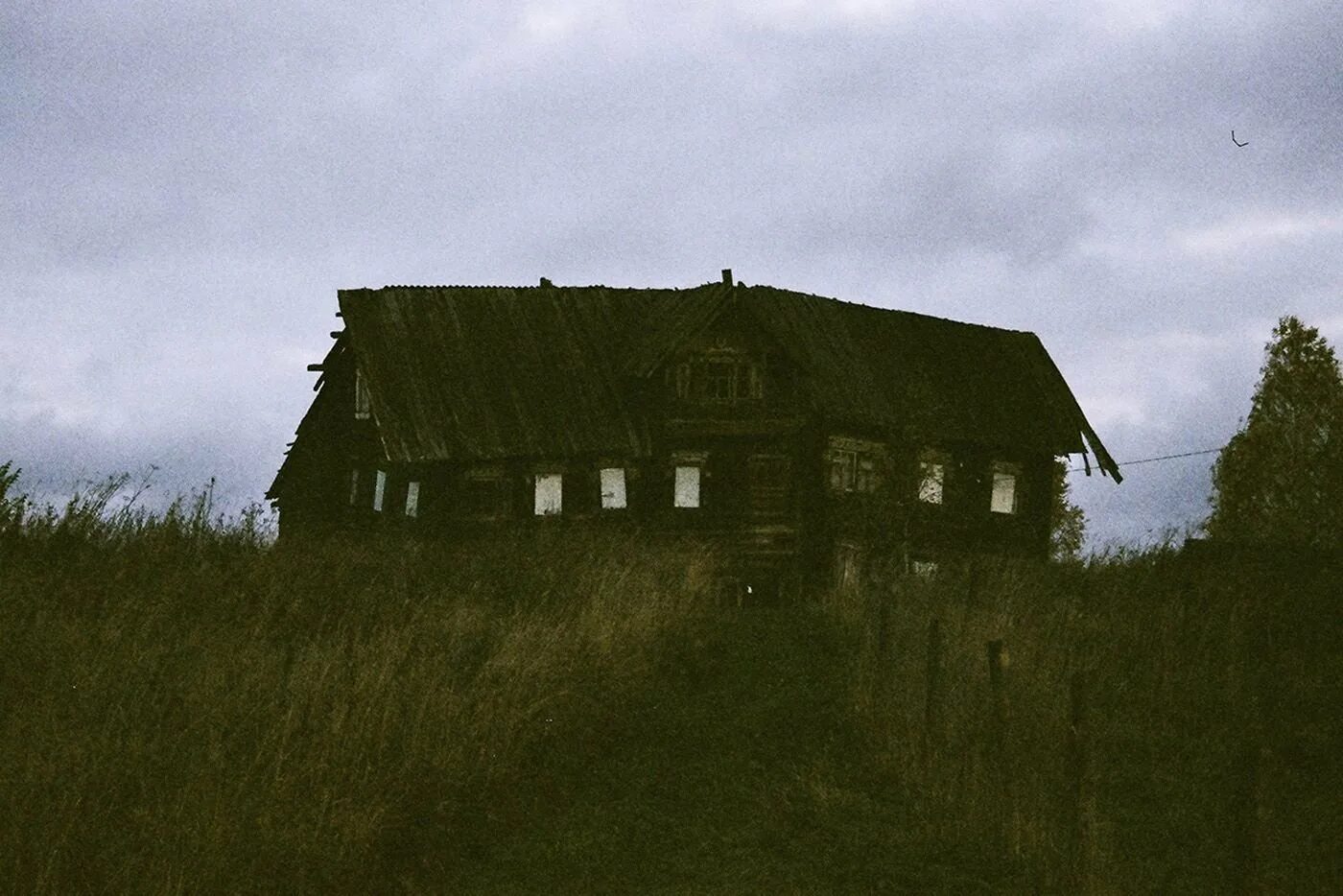 Деревня страхов. Растесс деревня-призрак. деревня сидозеро. заброшенная деревня. старые заброшенные деревни.