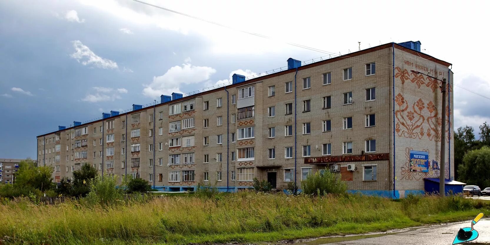 Тобольск 11 мкр. Тобольск микрорайон иртышский. тобольск иртышский 14 микрорайон. тобольск микрорайон иртышский 8. тобольск мкр иртышский 11 дом.