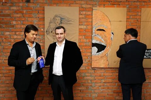 Арт дилер