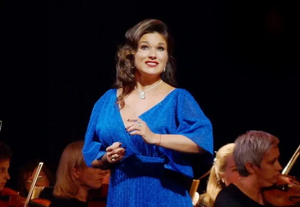 Оперная певица шелехова. Оперная певица монако. Келли альбанезе. Оперная певица шелехова. Поёт екатерина шелехова.