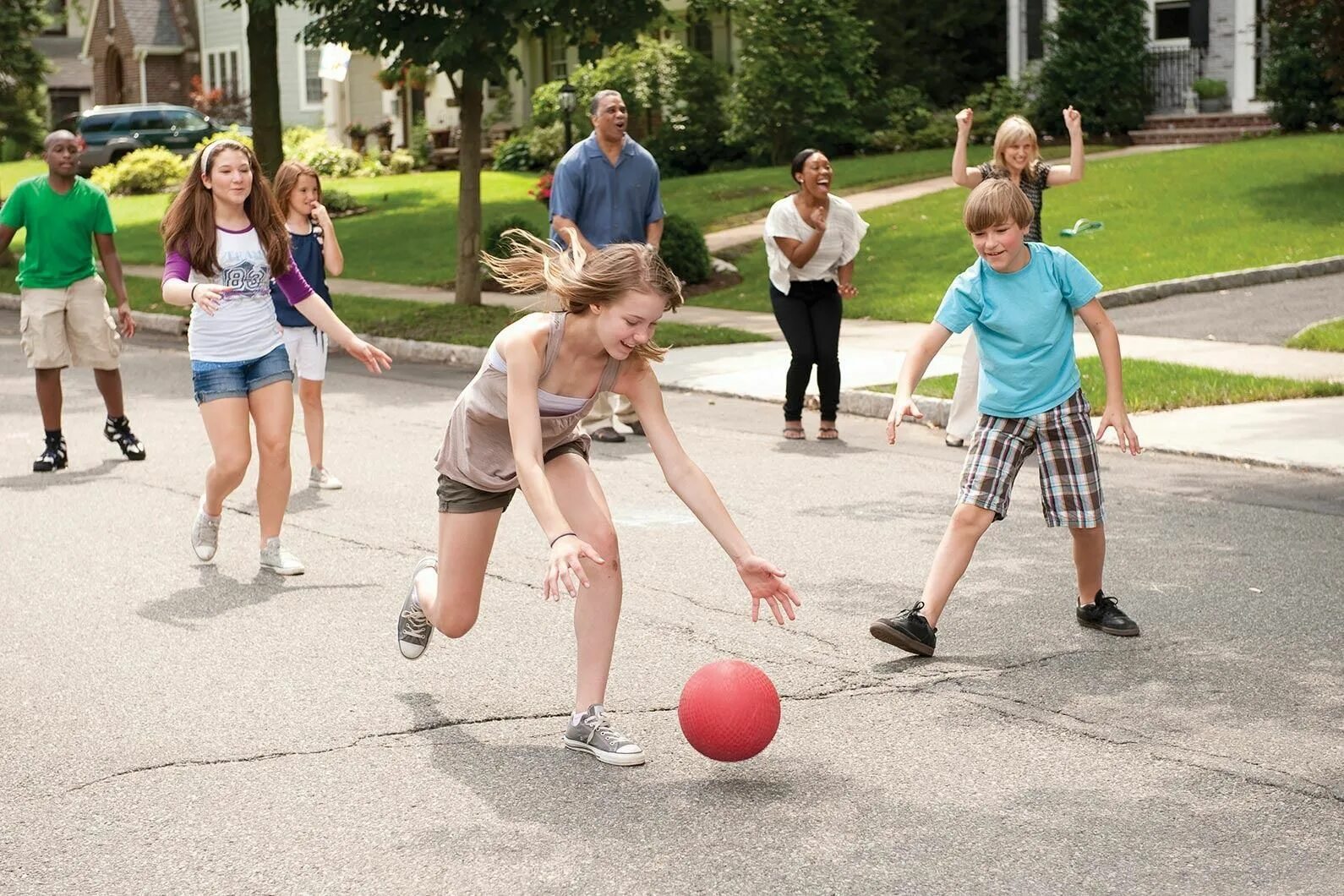 Игры во дворе для детей. Спортивные конкурсы для детей на улице летом. Детские игры во дворе. Детские игры во дворе. Игра дворовые игры ссср.