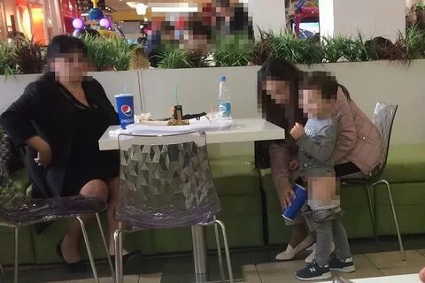 Мама писает видео