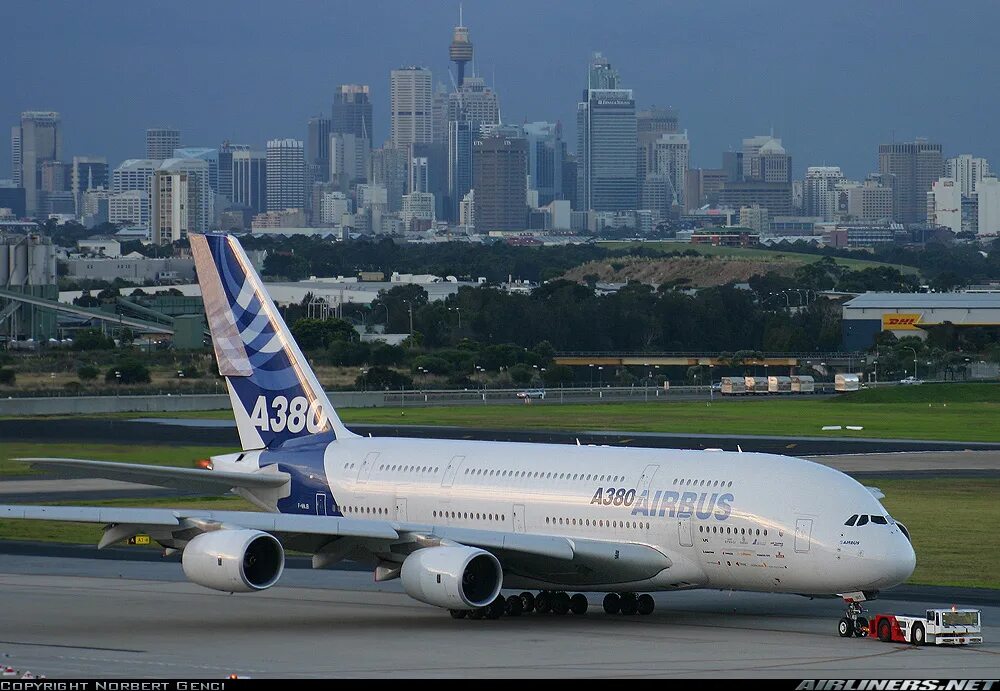 Airbus a350-941. Airbus 1350. Acj a350 xwb. Боинг и аэробус. Airbus a380.