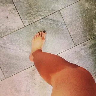celebrity feet pictures from Amanda Brunker Feet (10 images) .