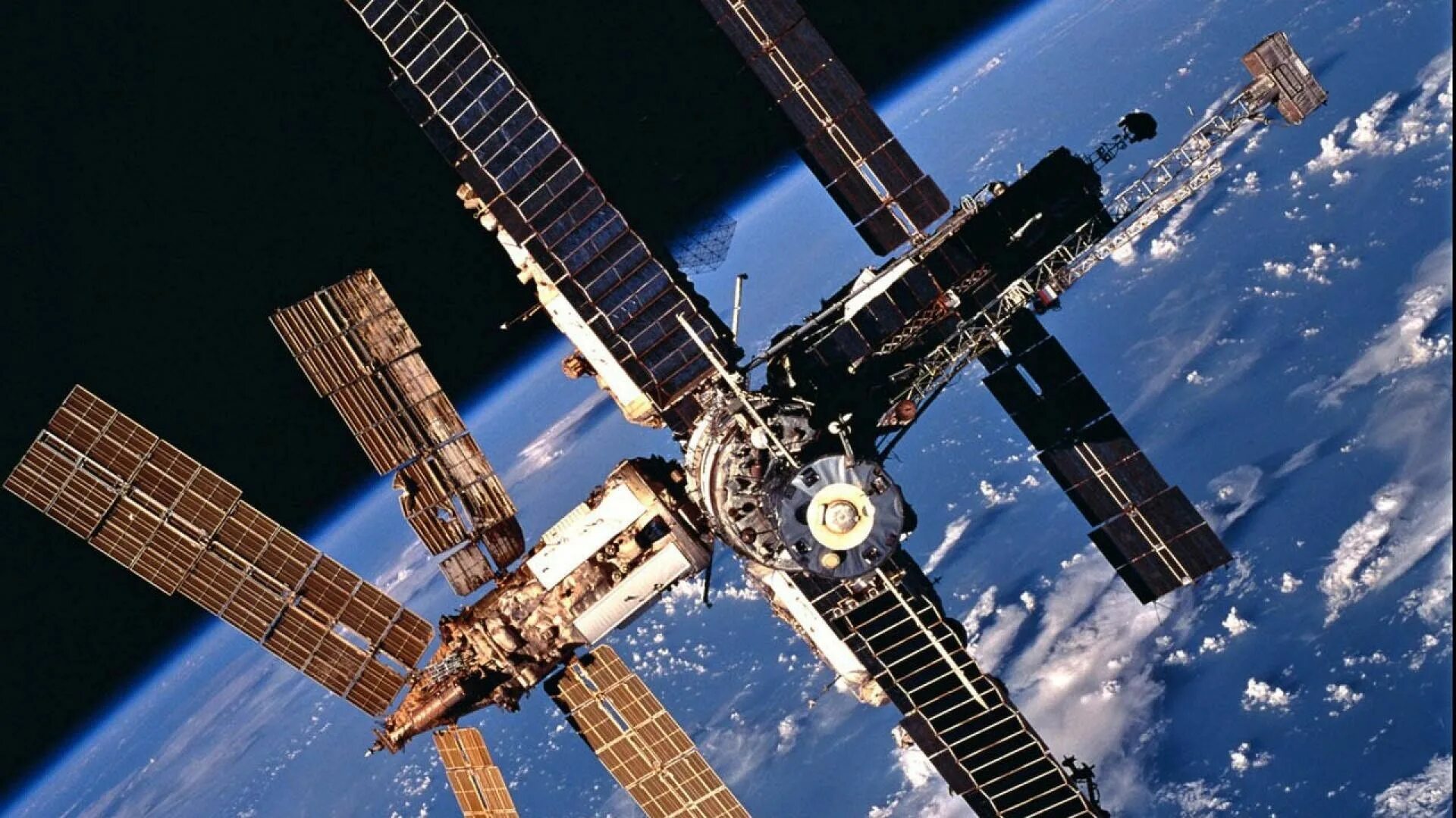 Мкс ц. Станция мир 1986. космическая станция «мир» (20.02.1986-16.03.2001). 1986 запущена советская орбитальная станция «мир». станция мир и мкс.