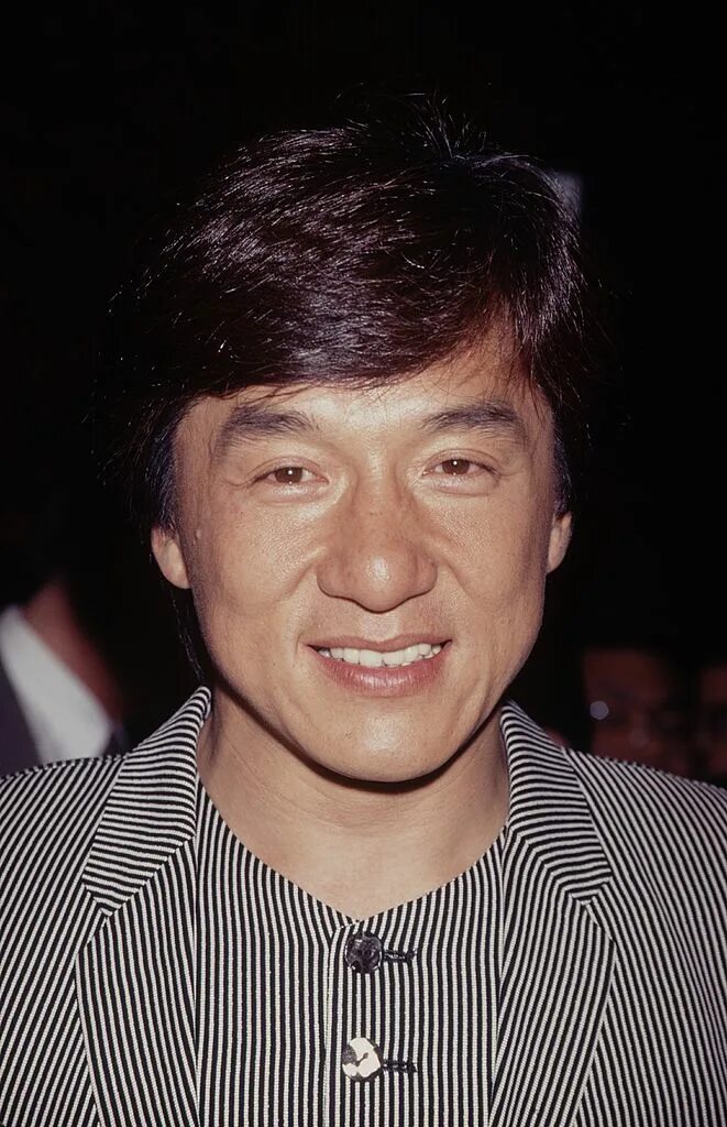 Джеки чан фото. Джеки чан. Джеки чан полицейская история 1985. Джеки чан снимался. Джеки чан 1992.