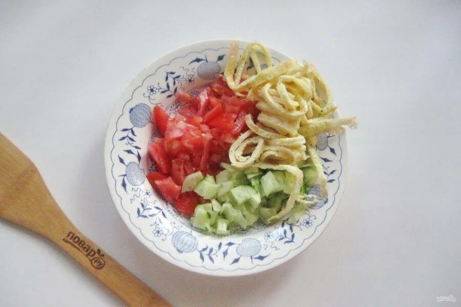 Корейский суп кукси. Окрошка по корейски. Корейский суп кукси. Окрошка по корейски. Суп из огурцов корейский.