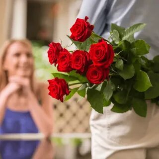 Дарим женщинам цветы букеты