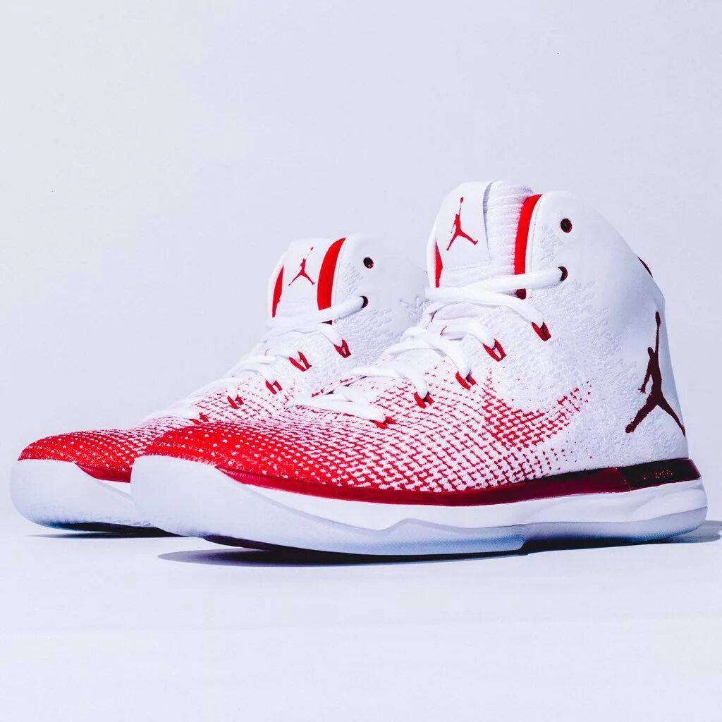 Air jordan 31. Топ джорданов. Air jordan 1 retro high og bloodline. Air jordan 4 white cement. Топ джорданов.