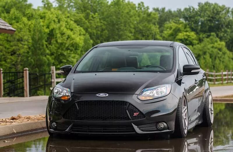 Ст тюнинг. Ford Focus 3 хэтчбек St. Ford Focus 3 St черный. Ford Focus 3 Restyling St. Ford Focus St стенс.