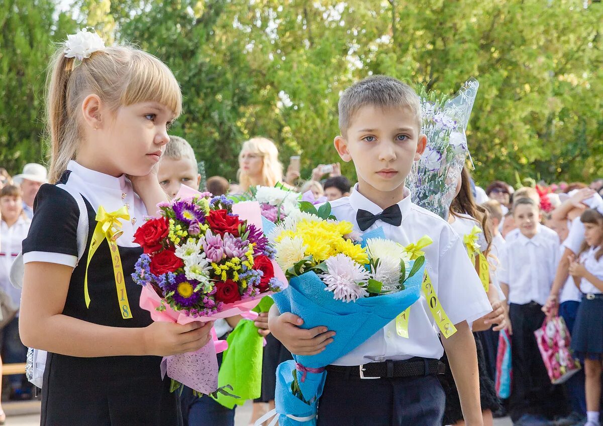 Школа 12 челябинск. Город ноябрьск школа номер 9. 3 общеобразовательная школа в украине. Школа 3 город ноябрьск. В каком городе 12 школа.