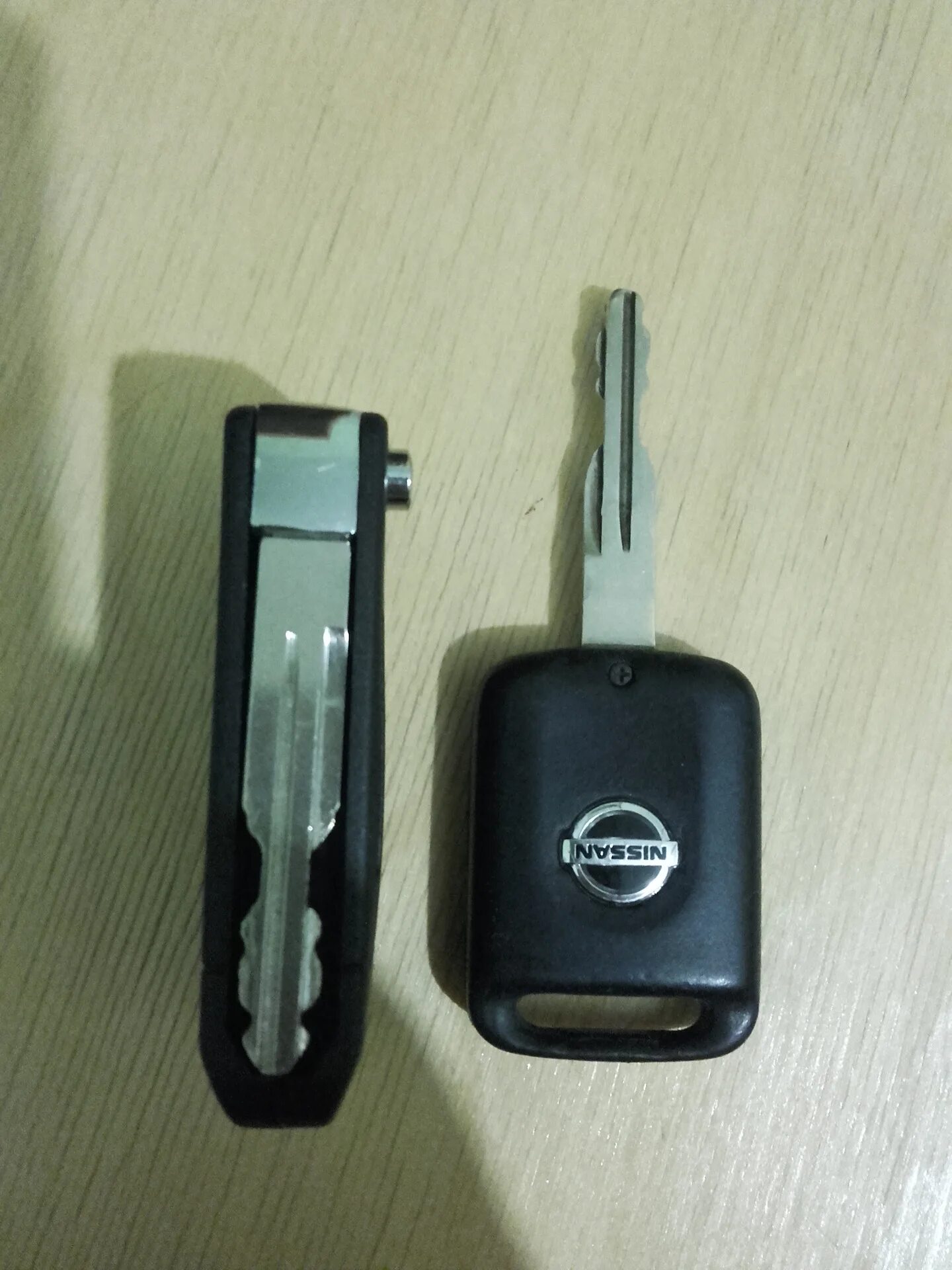 Выкидной ключ Ниссан Альмера Классик. Nissan Sunny b15 ключ. Выкидной ключ Ниссан Санни b15. Nissan Almera Classic ключ.