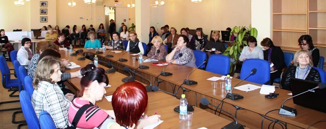 Псковская областная научная библиотека псков. Научная библиотека псков. Псковская областная научная библиотека псков. Псковская областная библиотека фото. Областная библиотека псков.