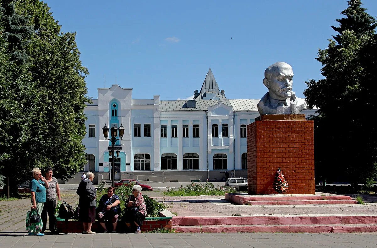 Гидрометцентр ртищево. Город Ртищево Саратовской области. Площадь города Ртищево Саратовской области. Ртищево Саратовская область вокзал. Вокзал гор Ртищево Саратовской области.