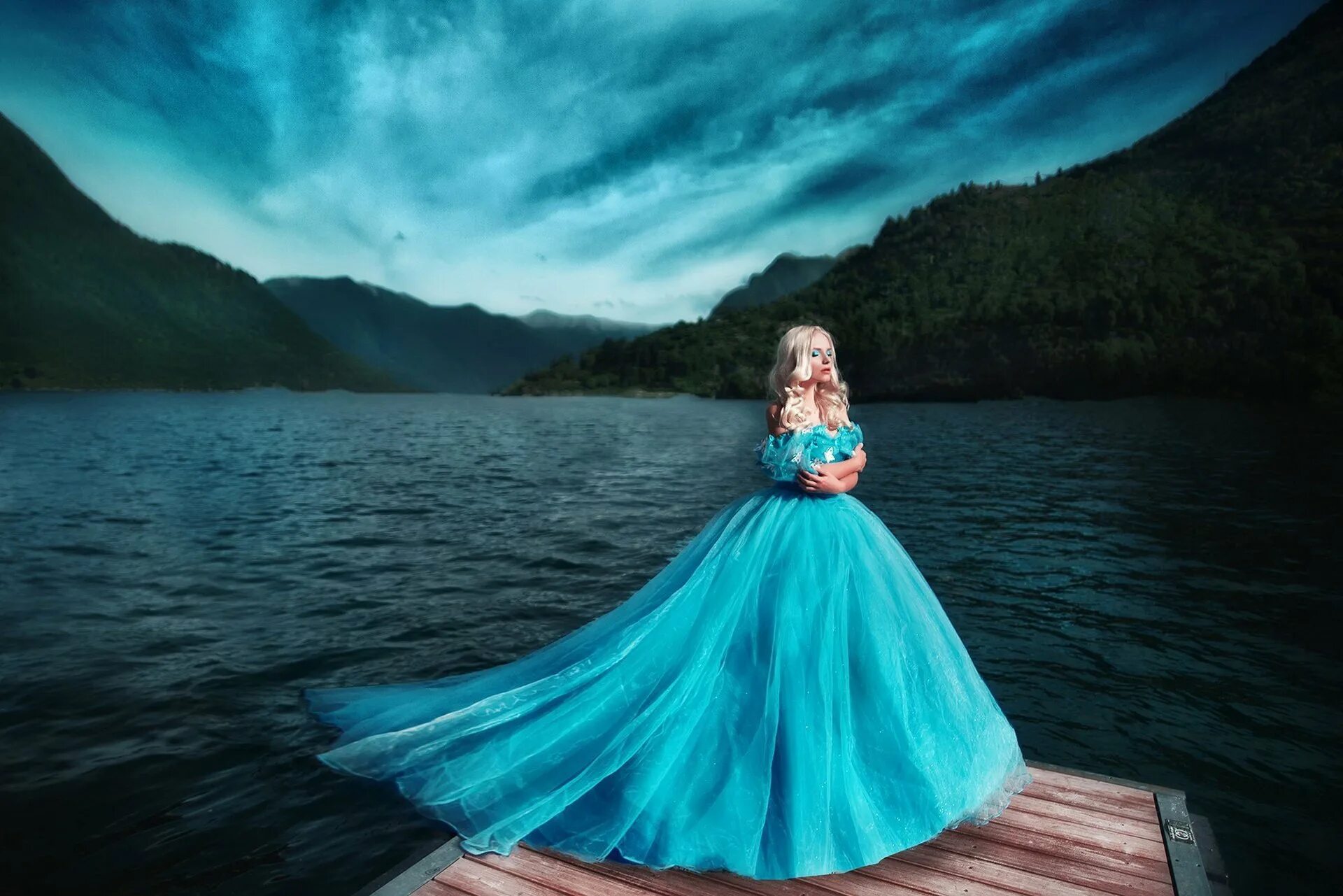 Реклама принцессы. Девушка в голубом платье. Голубое платье для фотосессии. Фотосессия в пышном платье.