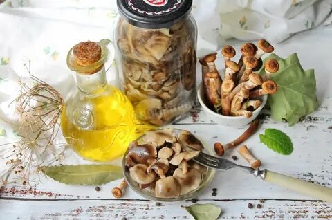Маринованные белые грибы с чесноком