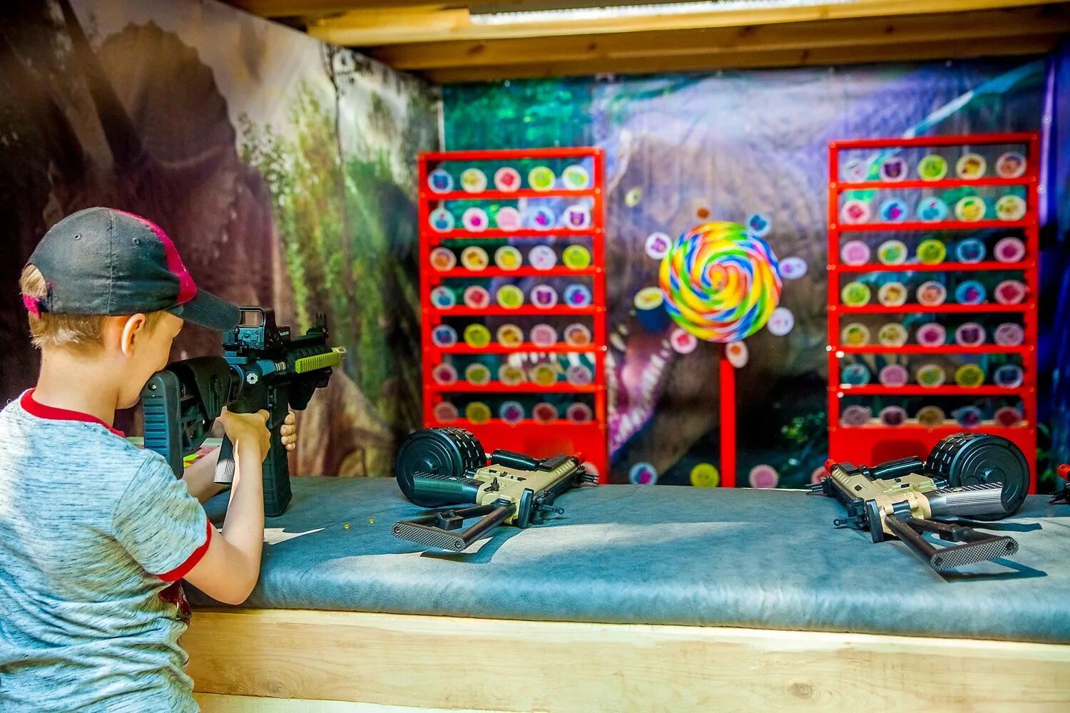 Тир екатеринбург. Тир для детей. Стрельбище дети. Стрелковый клуб в спб. Тир для детей и взрослых.