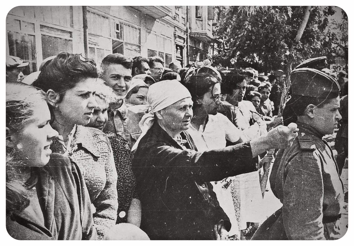 Парад военнопленных в Москве 1944. Парад немецких военнопленных в Москве 1944. Пленные немцы в Москве 1944. Операция большой вальс 1944. Операция вальс