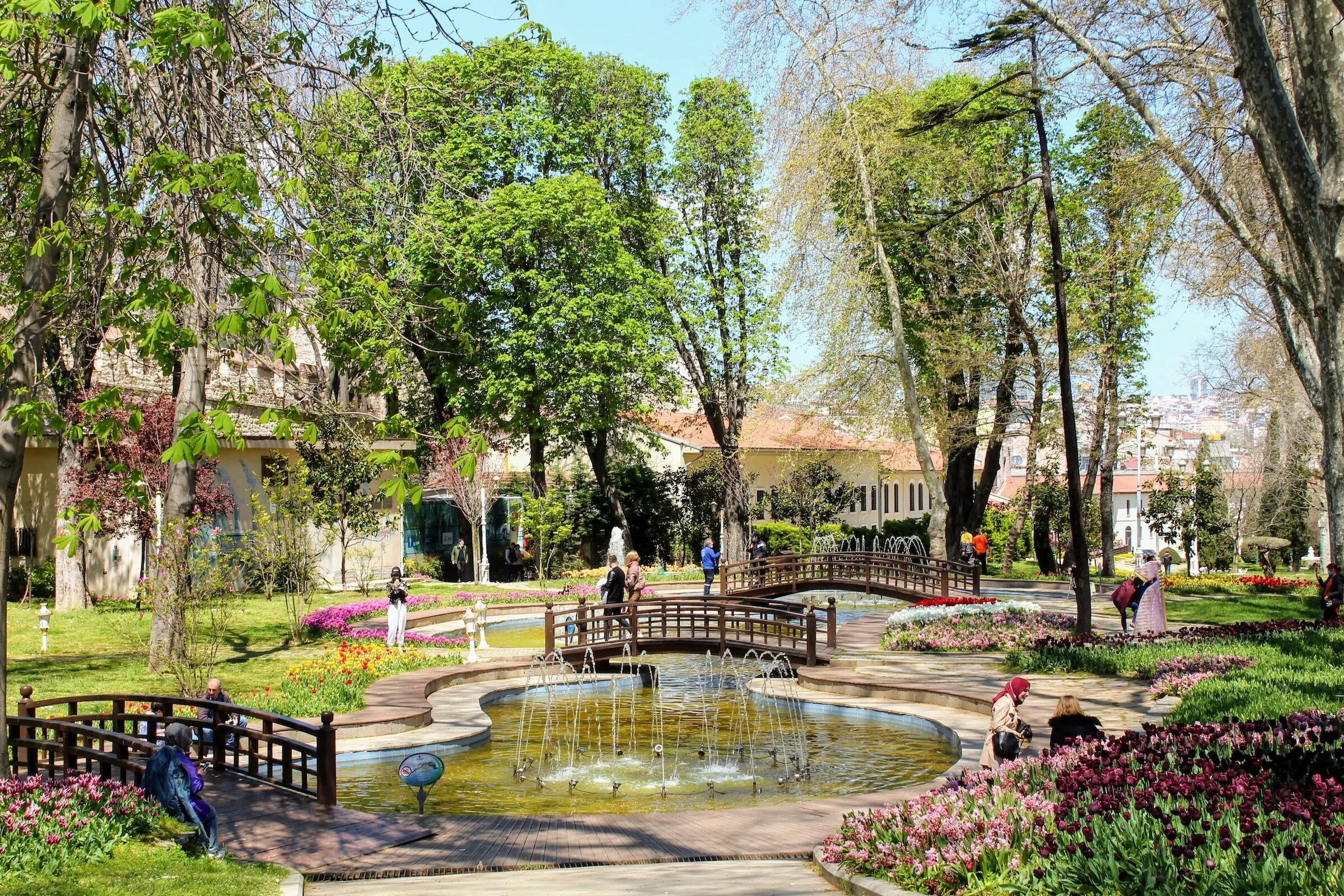 Гюльхане парк стамбул. Парк гюльхане (gulhane park). гюльхане в стамбуле. сад гюльхане в стамбуле. парк гюльхане стамбул май.
