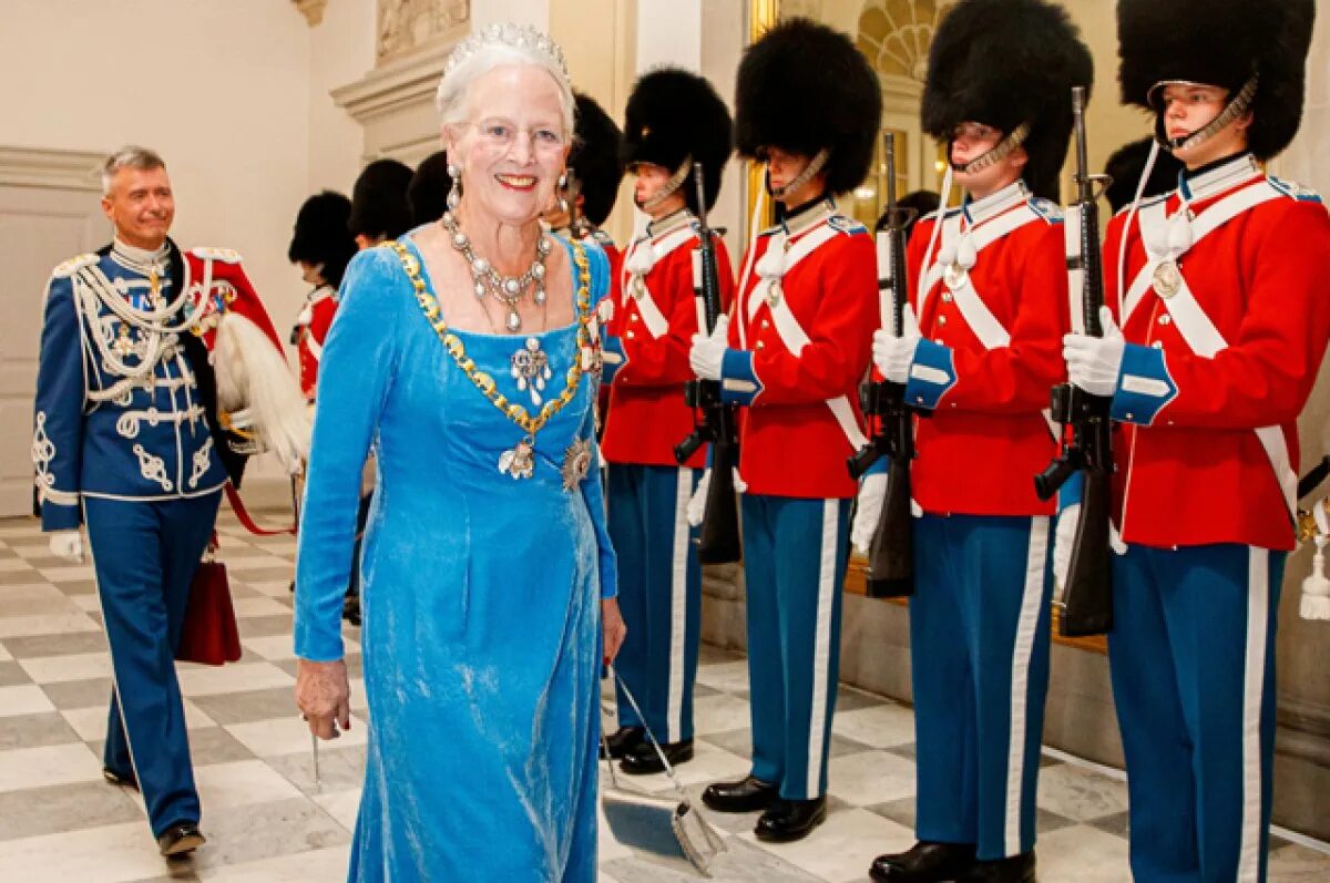 Margrethe ii. Почему отреклась королева дании. Датская королева маргрете ii 12 ноября. Почему отреклась королева дании. Королева дании маргрете.
