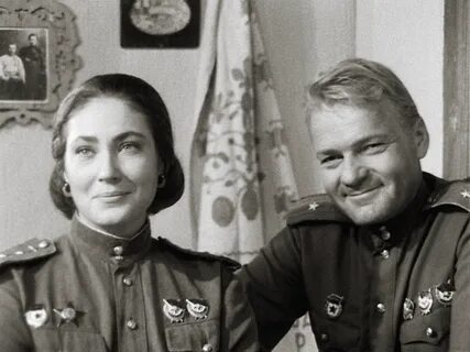 Смуглянка в бой идут