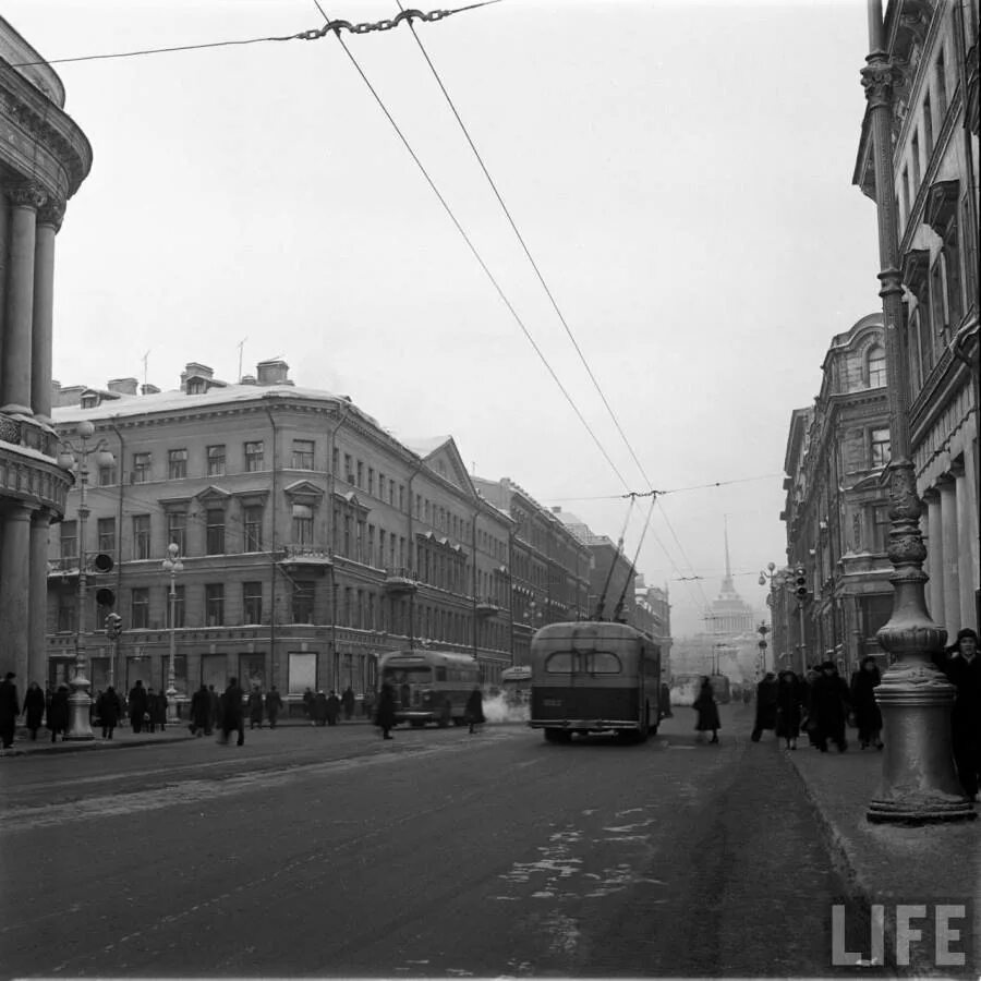 Сенатская площадь 19 века. Олд петербург. Санкт-петербург 1861. Сенатская площадь санкт-петербург 19 век. Дворцовая площадь 100 лет назад.