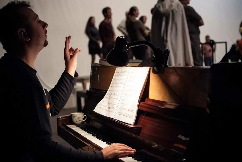 Профессия музыкант. Пианино и пианист. Даниил трифонов пианист игра. Александр синчук пианист. Андрей гугнин.