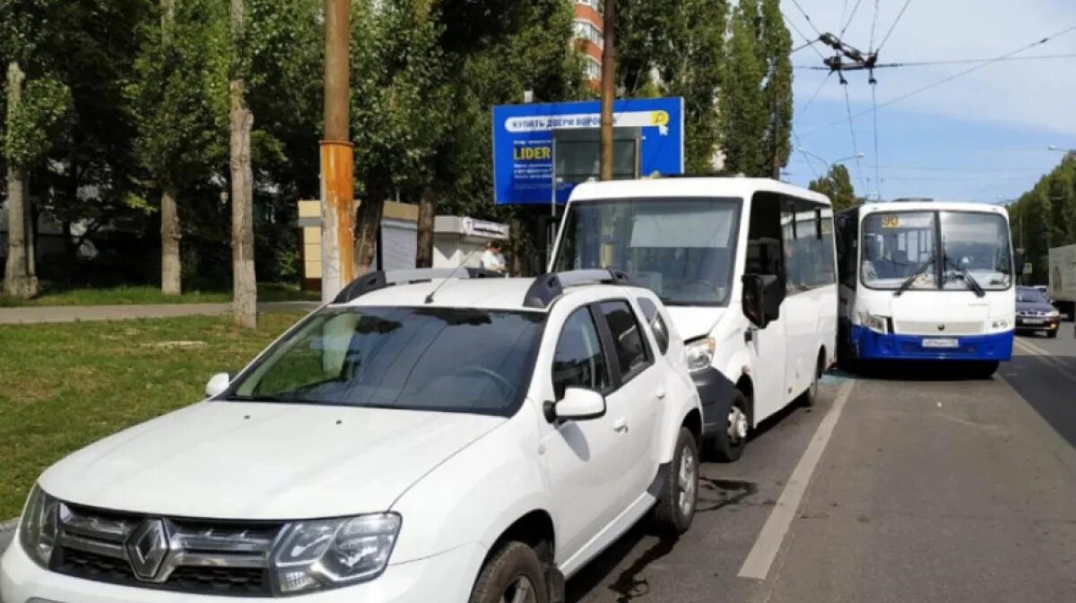 Остужева воронеж маршрутки. Авария с реанимацией воронеж. в воронеже автобус паз 65 авария. автобус 7с воронеж. авария в воронеже сегодня савтобусам 5а.