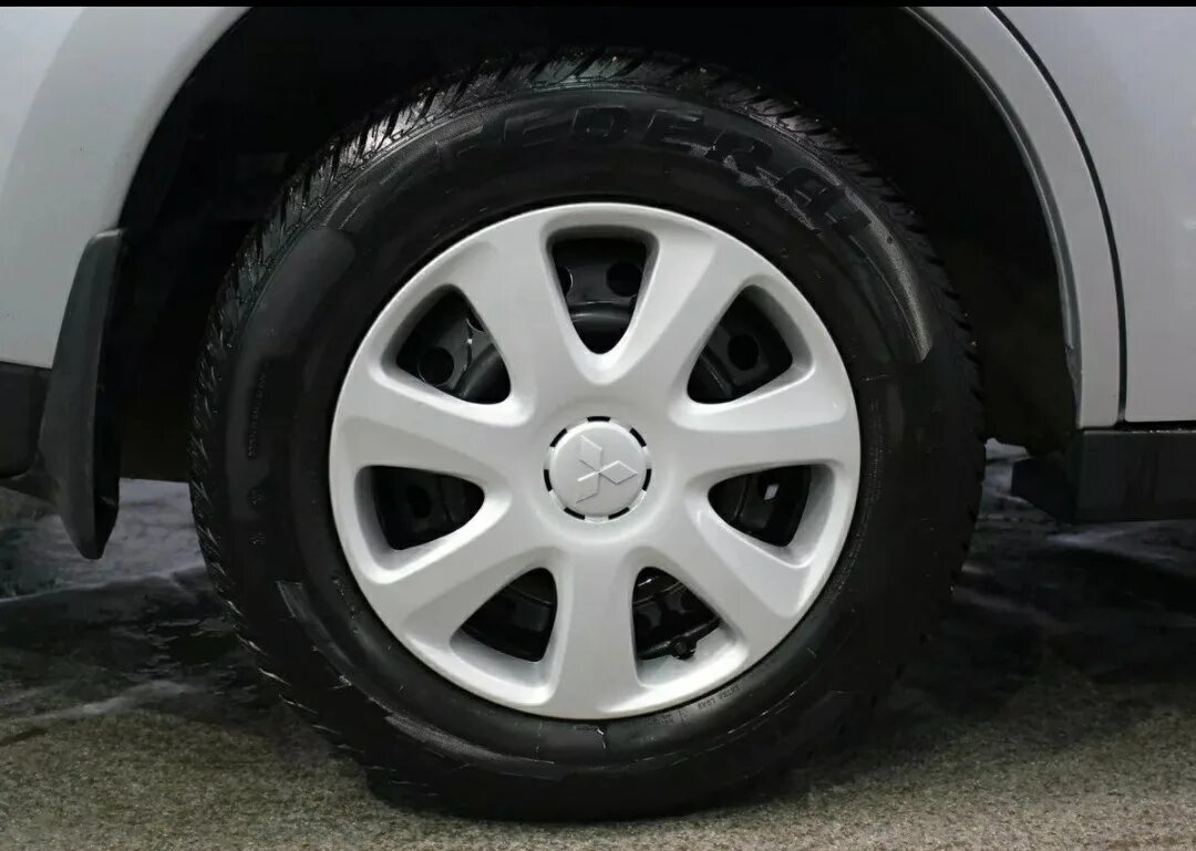 Митсубиси аутлендер 3 резина. Mitsubishi outlander 3 на резине at. Штатная резина на мицубиси аутлендер 3. Аутлендер 3 диаметр шин. Yokohama geolandar g033.