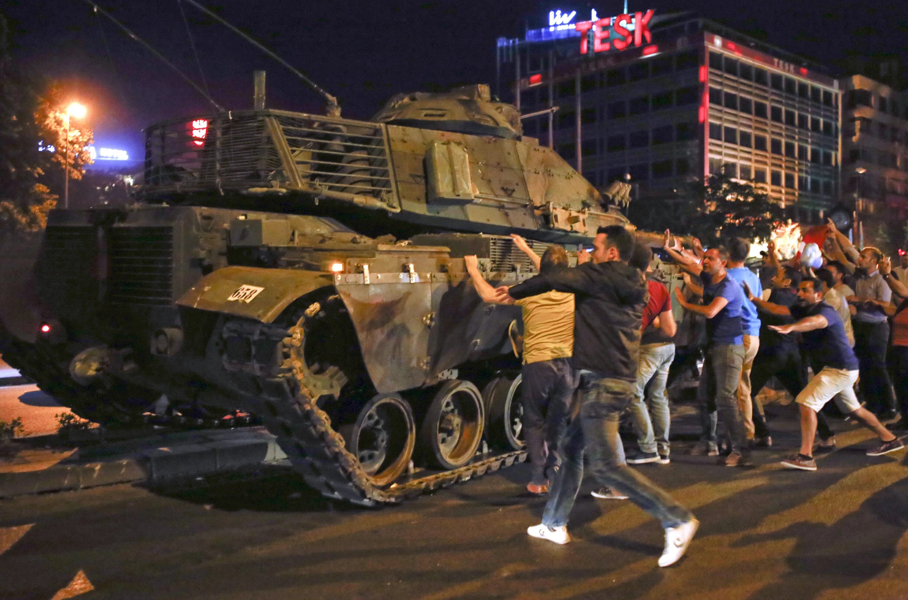 Переворот в Турции 15 июля 2016. Военный переворот в Турции 2016. Попытка военного переворота в Турции 2016. Переворот военного конфликта