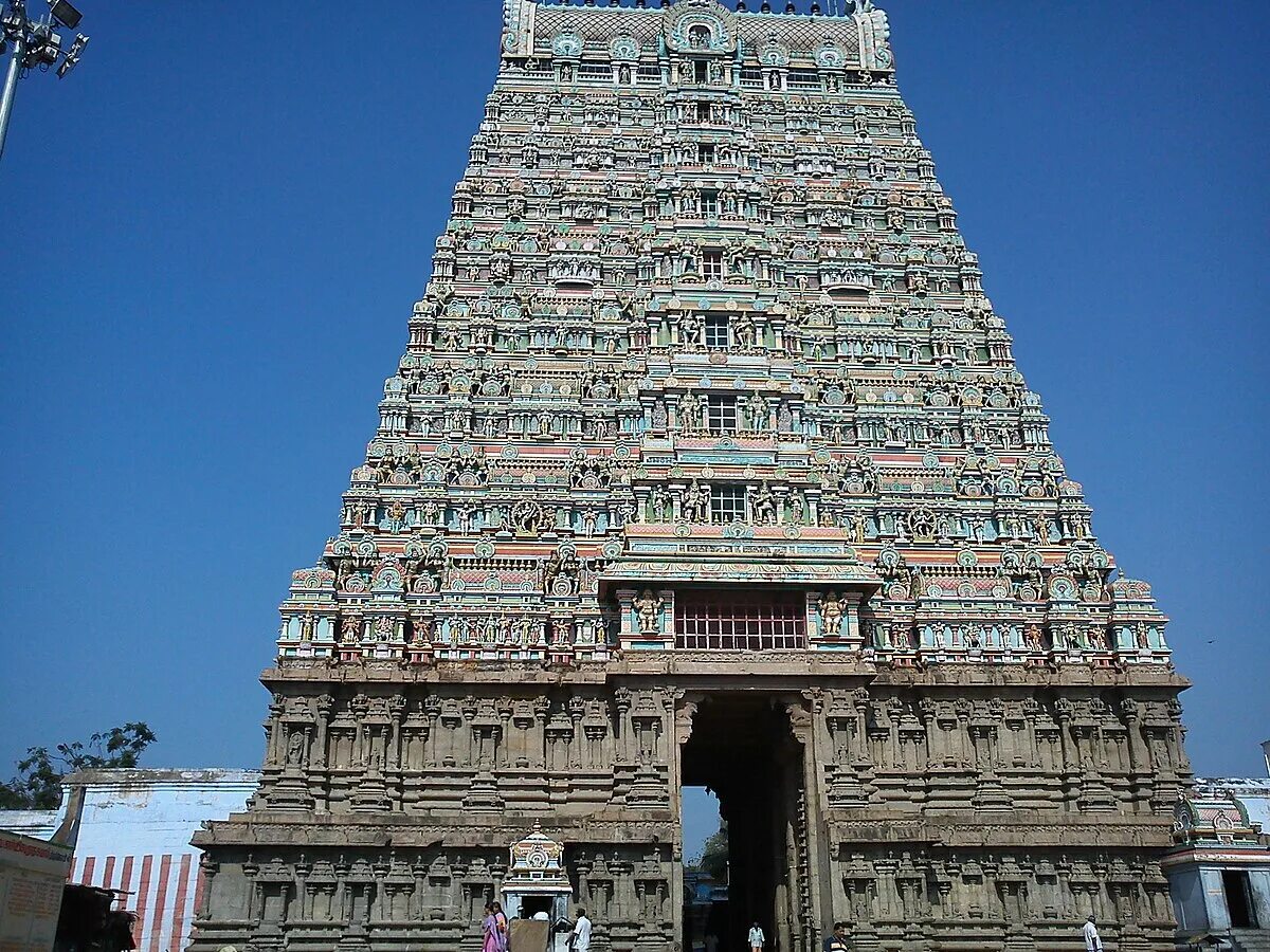 Temple has been. Гопурам Индуистский храм. Храм Tirunelveli. Тирунелвели Индия. Гопура башня Индия.