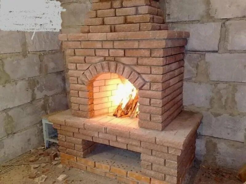 Как сделать камин своими руками из кирпича. Небольшой кирпичный камин. камин на даче из кирпича. небольшой камин из кирпича. кирпичный камин на даче.