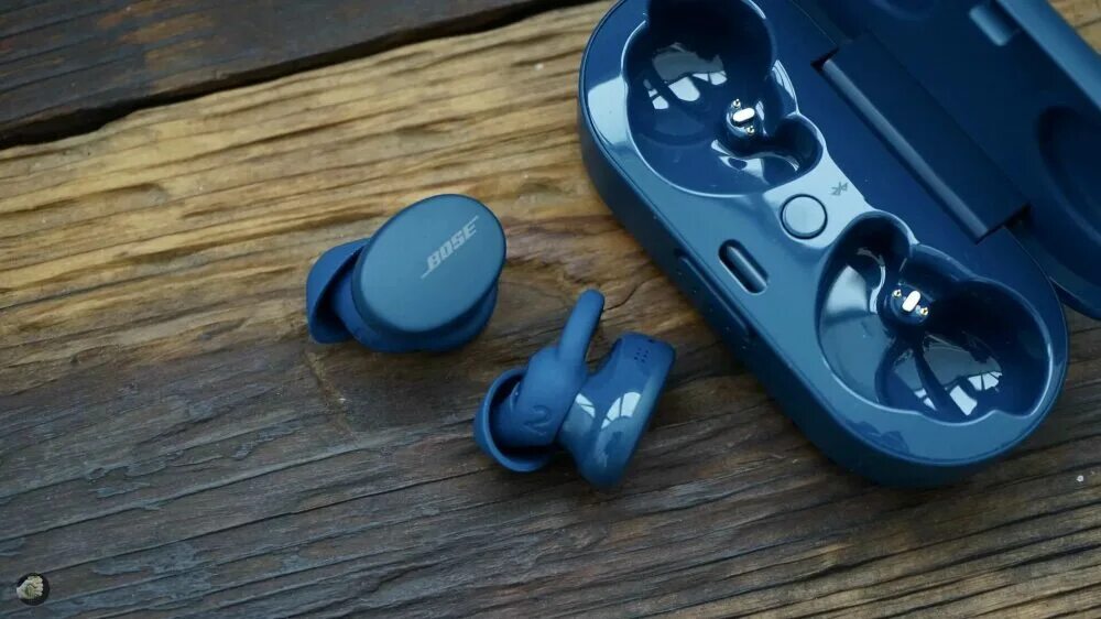 Наушники Bose TWS. Беспроводные наушники Bose Sport Earbuds. Беспроводные наушники Bose Sport Earbuds Blue. Спортивные наушники Bluetooth Bose Sport Earbuds Black.