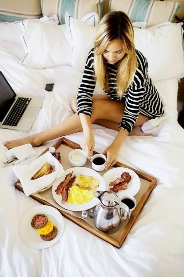 Качественное питание. Суббота картинки прикольные. Кот хочет спать. С субботой прикольные. С добрейшим утром.