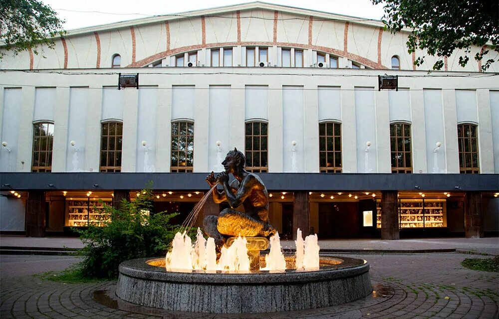 большая садовая 16 театр моссовета. театр имени моссовета, большая садовая, 16. театр моссовета зрительный зал. общественный центр моссовета преображенская площадь зал. театр моссовета сцена.