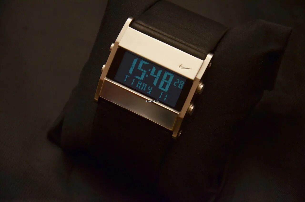 Как настроить часы chrono. Nike watch WA 0037 ремешок. Часы с датой. Часы Тайминг. Хронограф на электронных часах.
