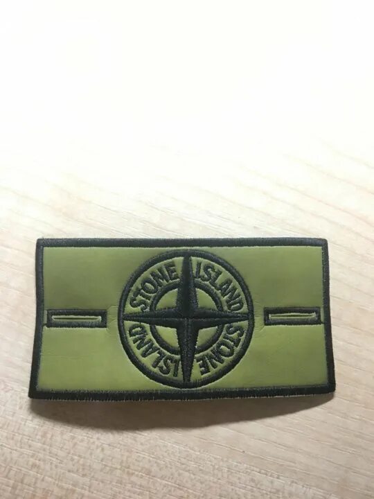 термо патч stone island. оригинальный термо патч. патч стон исланд. оригинальный термо патч. белый патч стон айленд.