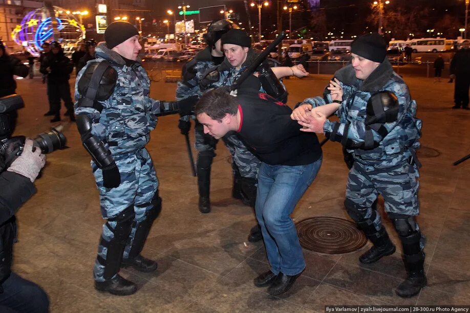 Парни омоновцы. Мужчина ОМОНОВЕЦ. ОМОН без. ОМОН мужики.