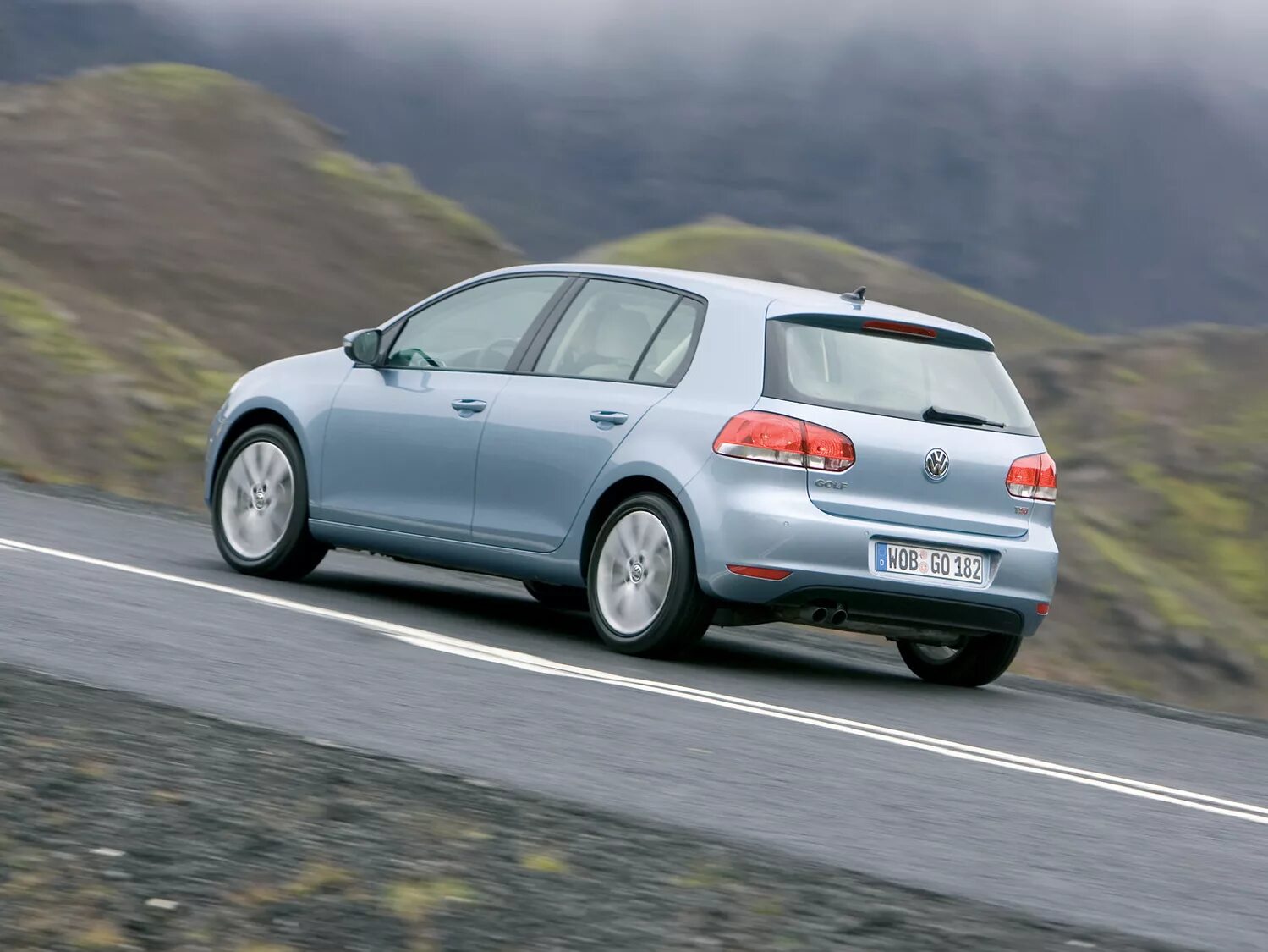 Golf r 2011. Volkswagen golf 6 поколения. Vw golf r 2010. Гольф 6 поколения. Volkswagen golf 6 поколения.