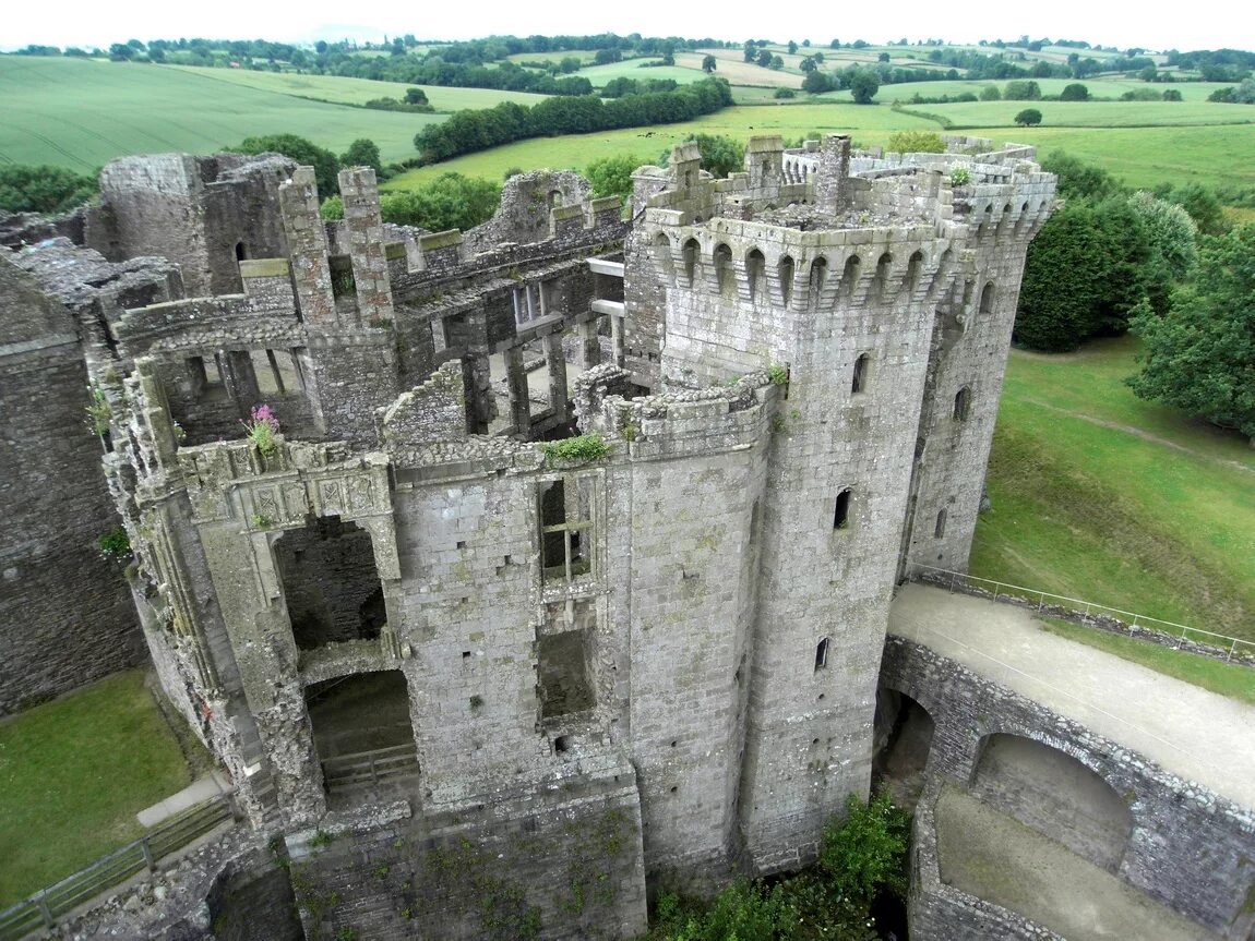 Замок «Грайч», Уэльс. Замок башня Уэльс. Замок Долвиделан Уэльс. Разрушенный замок Конуи Уэльс Великобритания.