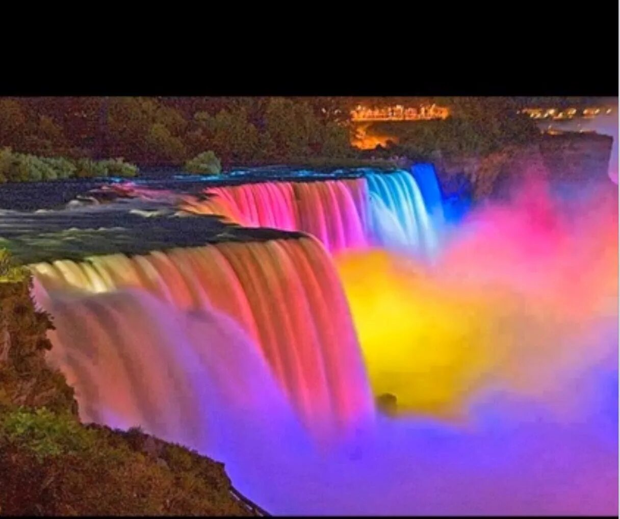 Необыкновенное зрелище. Ниагарский водопад Радуга. Niagara водопад ночью. Разноцветный водопад. Самые красивые картинки в мире.