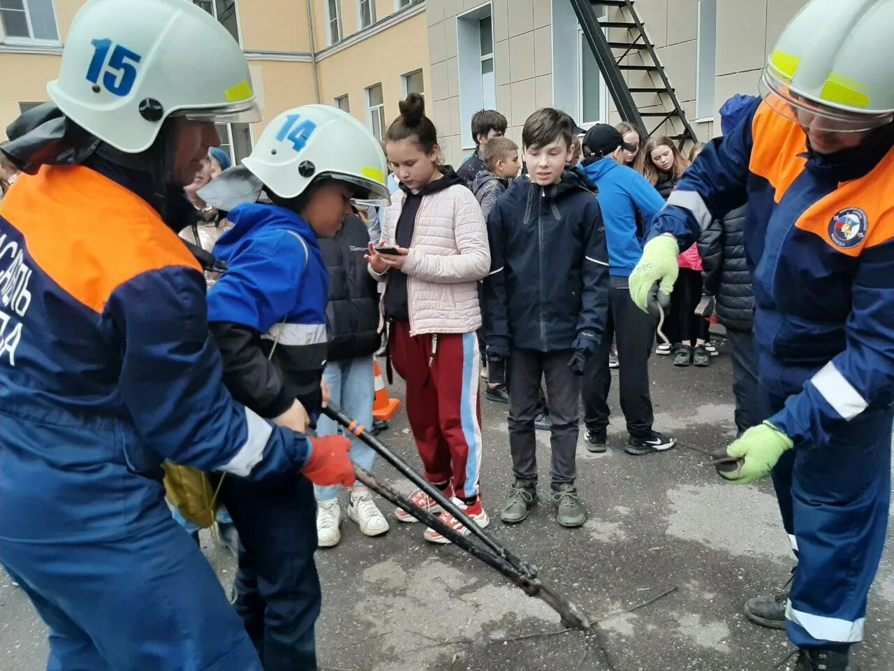 Аварийно-спасательные работы. ЦГЗ Г Вологды. Центр гражданской защиты города Вологды. МКУ спасательная служба города Челябинска. Центр гражданской защиты города