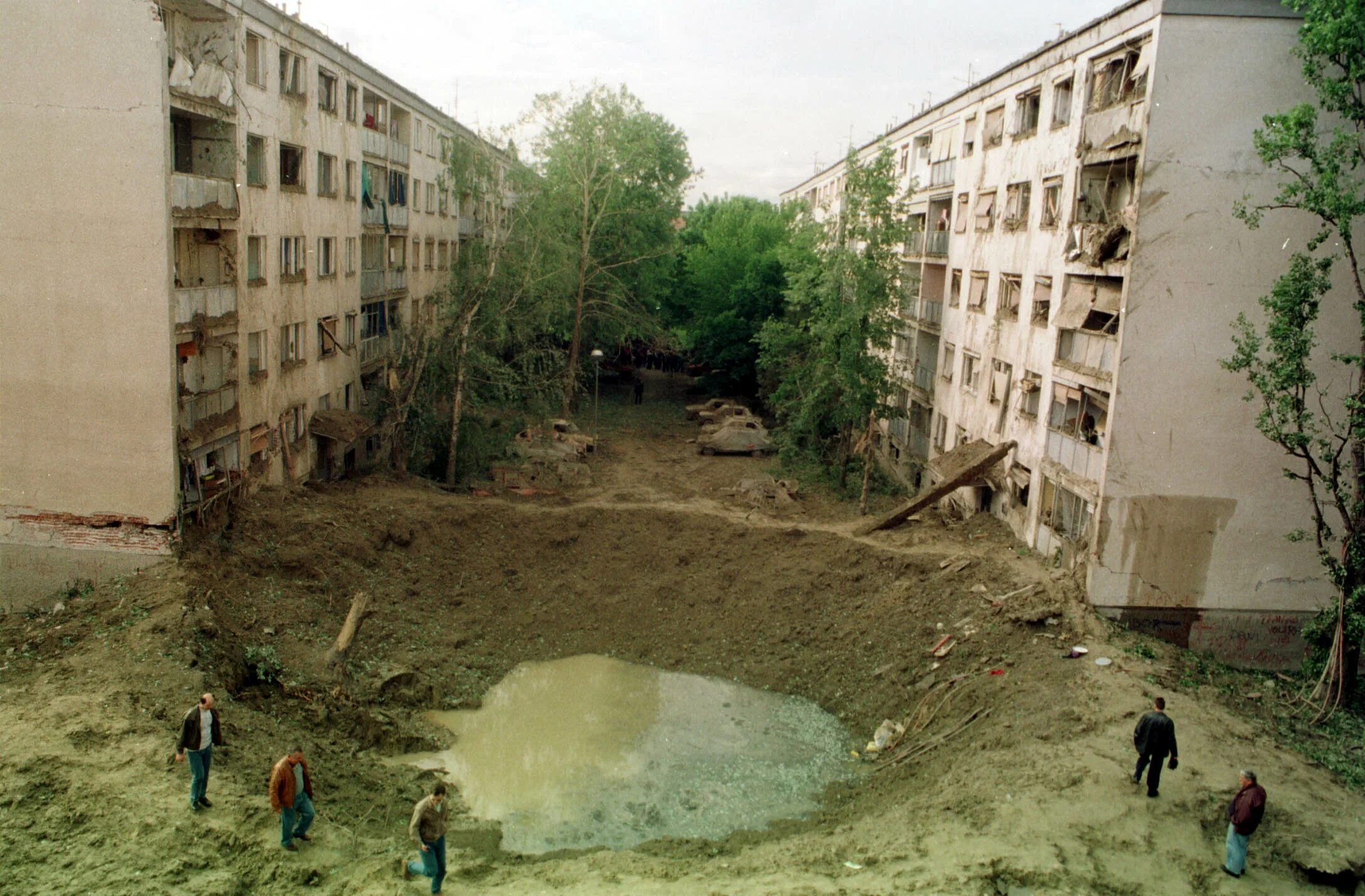 Нато 99 год. Нови сад 1999 год бомбардировка. Бомбардировка Югославии силами НАТО 1999. Бомбардировка Белграда 1999.