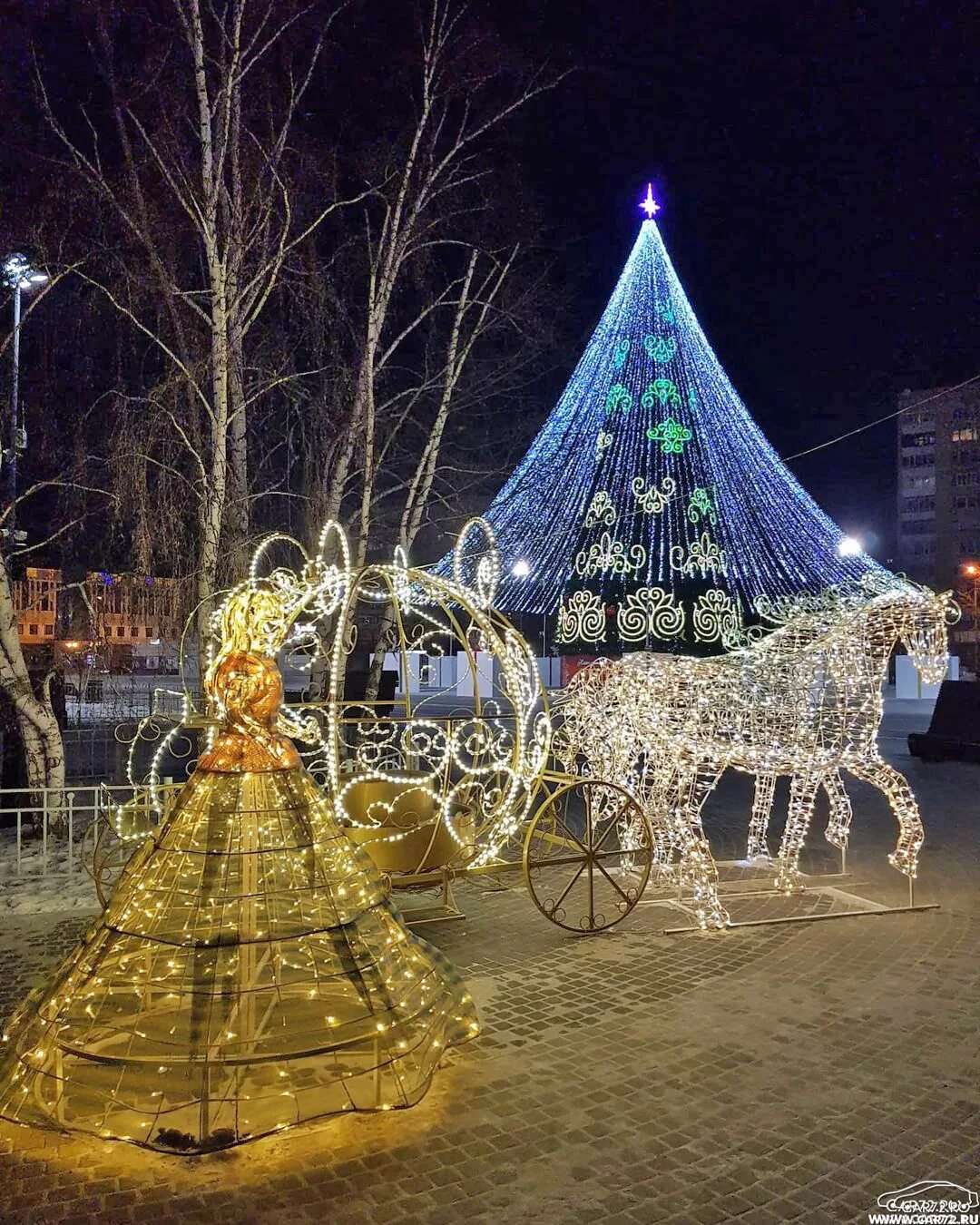 Сайт года тюмени. Новогодняя Тюмень. Красивые места в Тюмени в новый год. Предновогодняя Тюмень. Новогодняя Тюмень 2022.