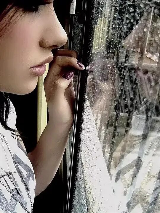 Грустное лицо девушки. Девочка с печальными глазами на дзене. Грустный портрет. Девочка плачет. Грустная девушка.