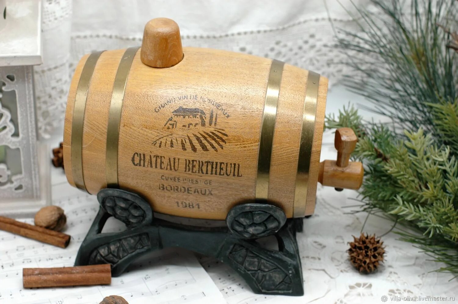 Коньяк в сувенирном бочонке. Бар бочонок. Бочонки из липы. Мини бар бочка джек дэниэлс. Пивная бочка в подарок.