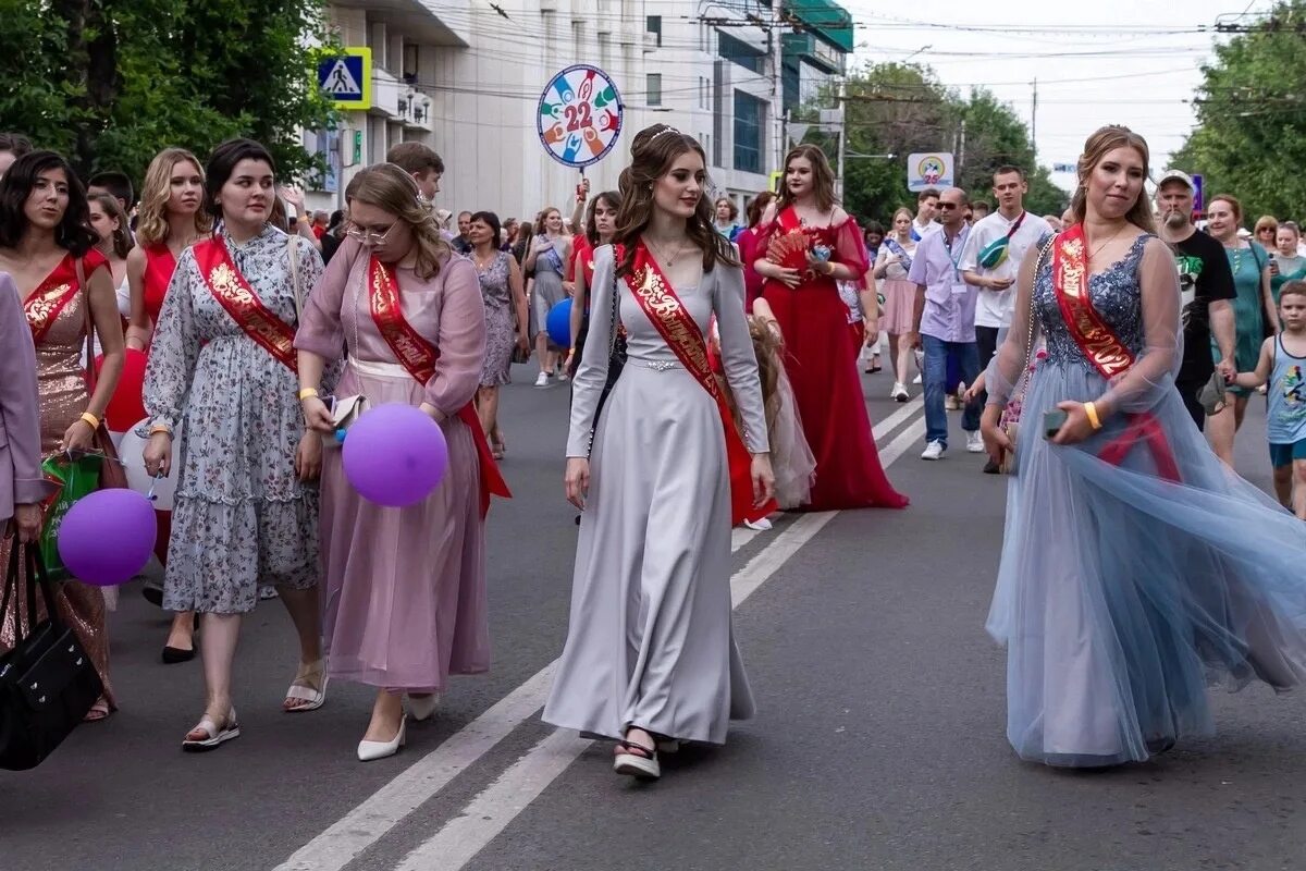 Фотосессия на выпускной. Лета выпускника. Выпускной 11 класс. Выпускной в школе. Выпускной в школе 9 класс.