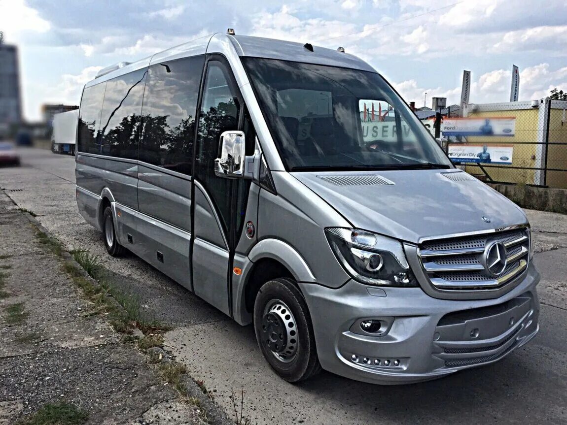 Купить мерседес туристический. Мерседес-Бенц Sprinter 519cdi. Мерседес Спринтер 519. Спринтер 519 CDI. Mercedes-Benz Sprinter 519 Tuning.