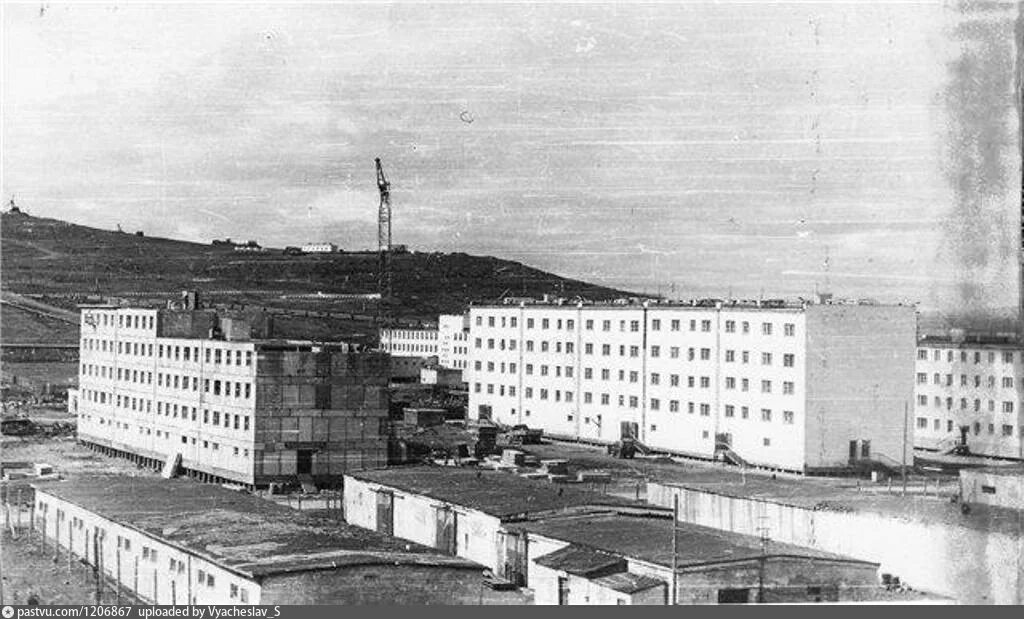 Тикси-3 Вид с центральной площади