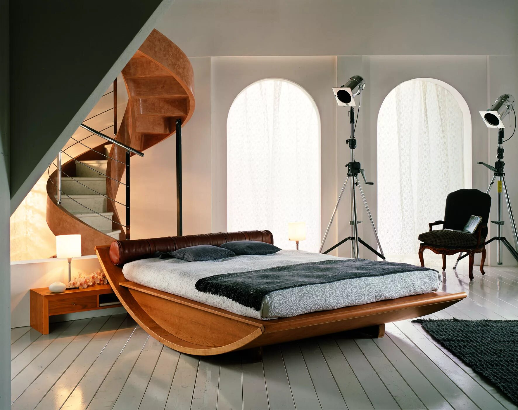 Интересная постель. Необычные кровати. Необычные кровати двуспальные. Дизайнерская кровать. Оригинальный интерьер спальни.